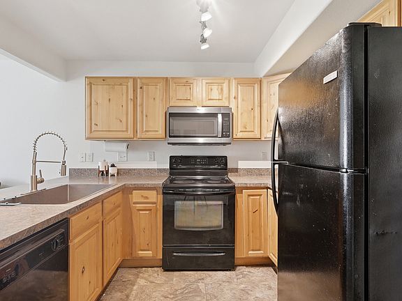 2nd image of 417 E 475 N