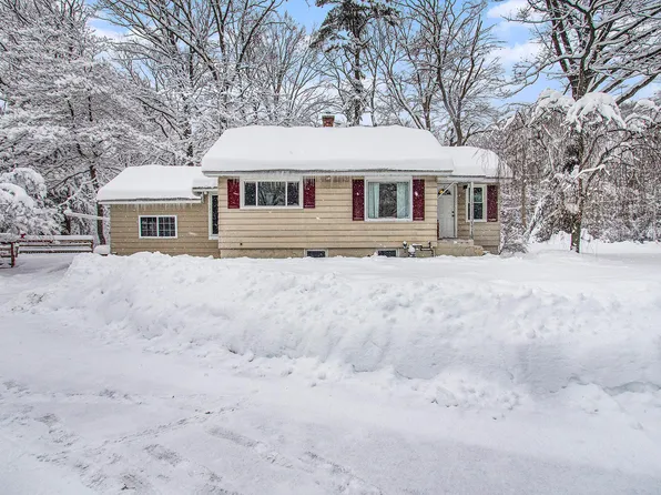 18441 W Spring Lake Rd, Spring Lake, MI 49456