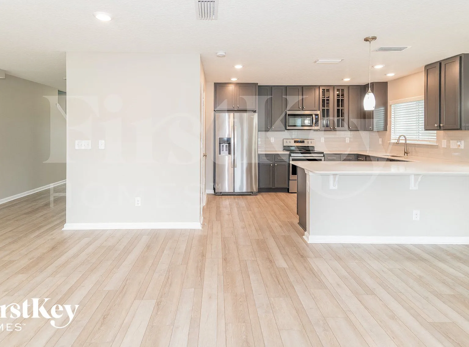 4 bed, 3.0 bath, 2399 sqft, $2,720 — Photo 4