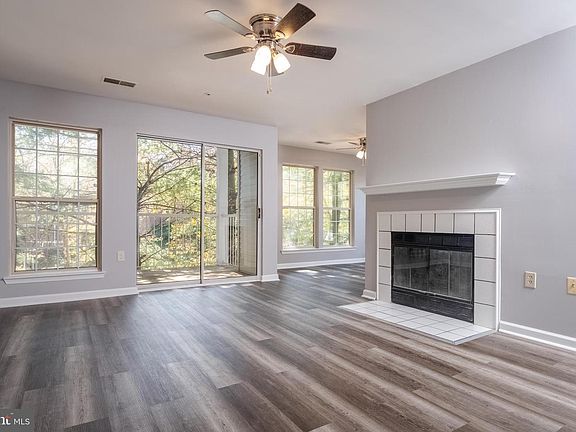 3rd image of 4411 Silverbrook Ln #201