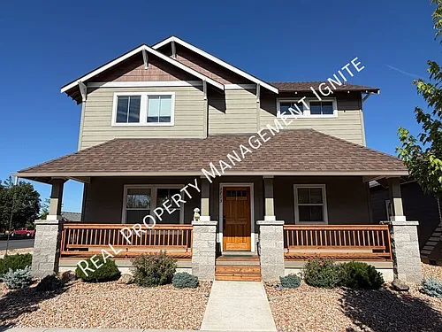 2713 NE Black Oak Pl Photo 1
