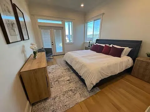 5 bed, 3870 sqft, $9,000 — Photo 4