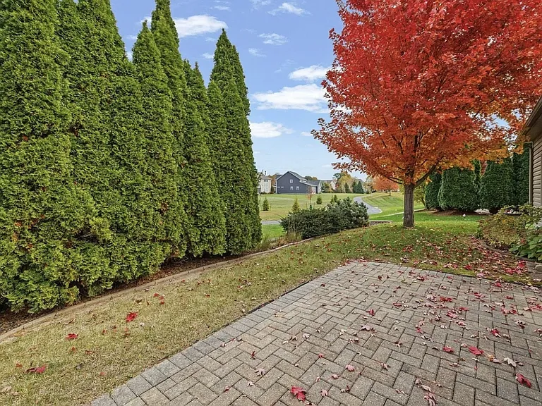 3332 Shrewsbury Dr — Photo 13