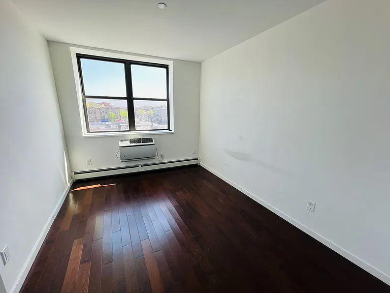 45 Hinckley Pl #4M — Photo 6
