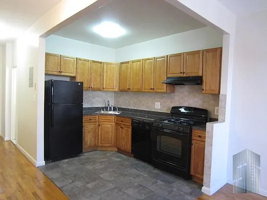 Rented by Skyline Group Real Estate | media 7