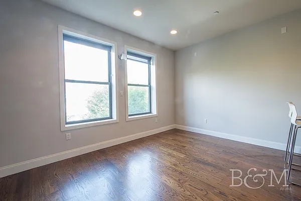 Rented by Brick&Mortar | media 10