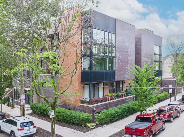 1641 W Pearson St APT 2W, Chicago, IL 60622