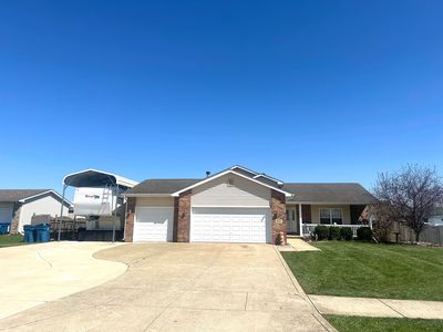 621 Persimmon Pkwy, Hebron, IN, 46341