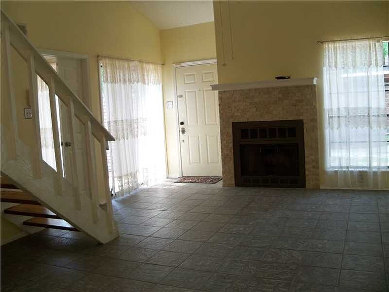 2nd image of 714 Fairfax Dr