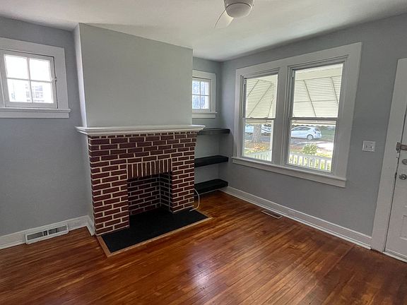 4th image of 115 W 30th St