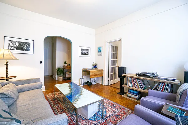 Rented by City Connections Realty | media 21