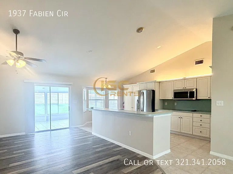 1937 Fabien Cir — Photo 2