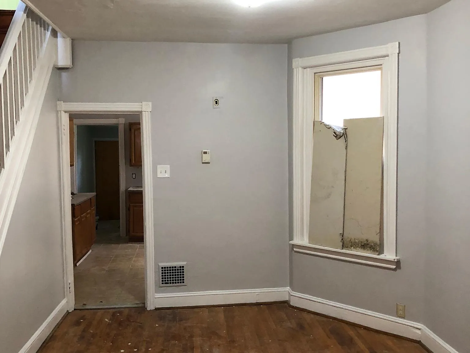 3 bed, 1100 sqft, $1,500 — Photo 2