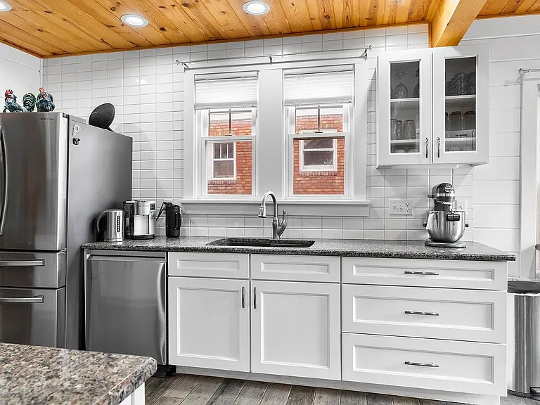 476 Littleton St — Photo 3