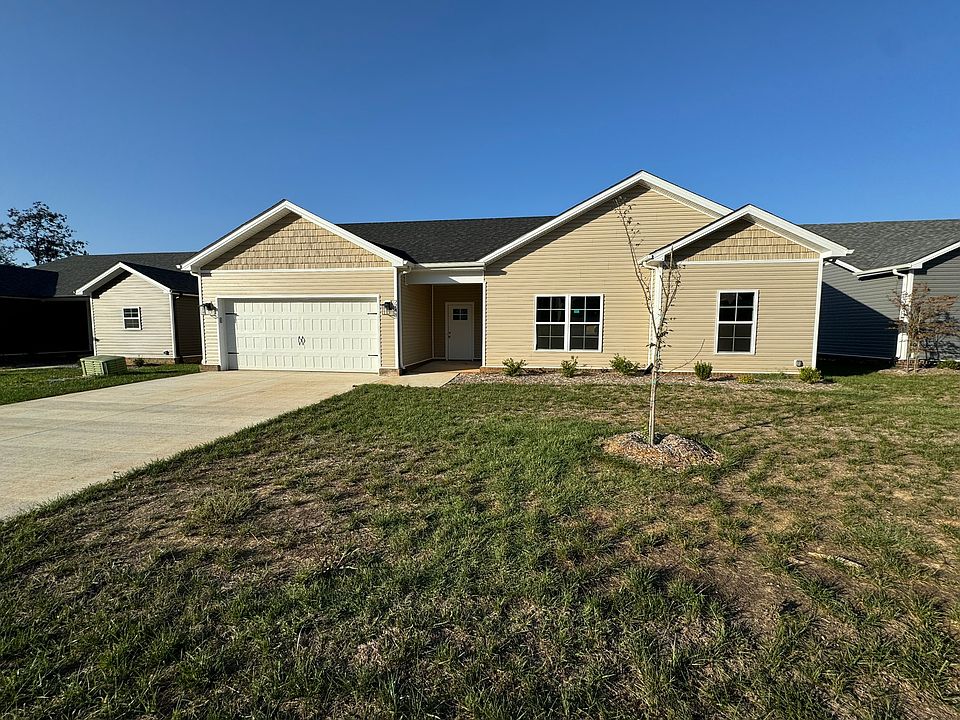 1st image of 2748 Cedrus Ave