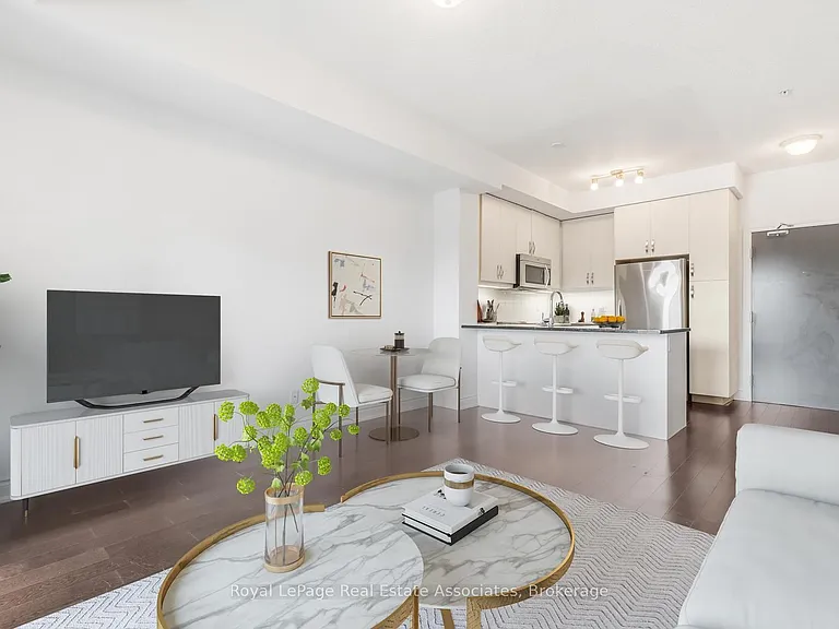 3170 Erin Mills Pkwy #321 — Photo 1