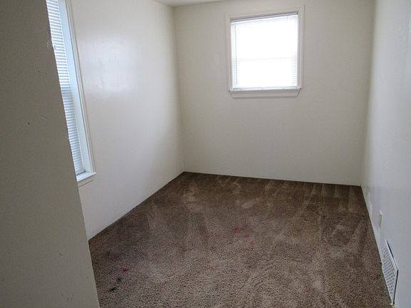 3rd image of 808 Naval Ave