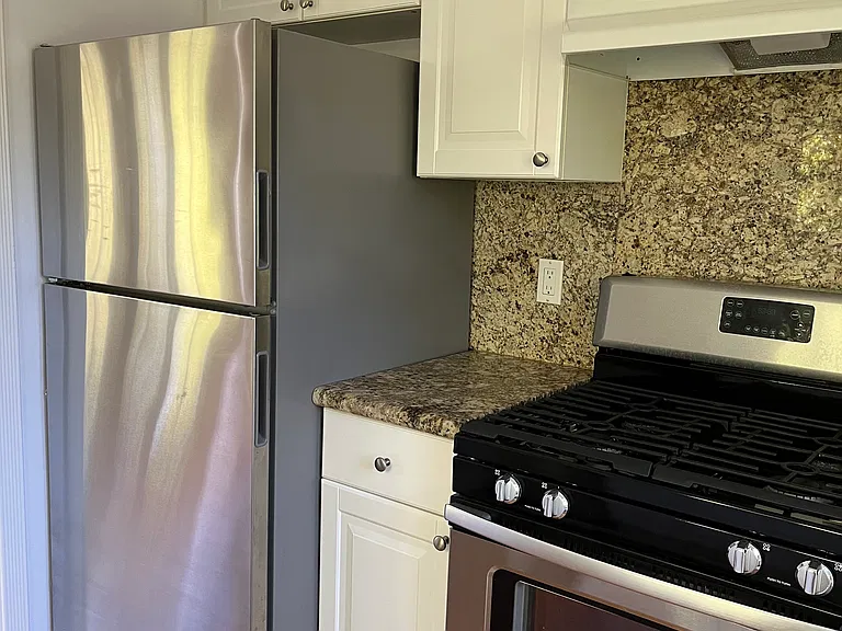 STAINLESS STEEL APPLIANCES Including refrigerator, stove & Dishwasher