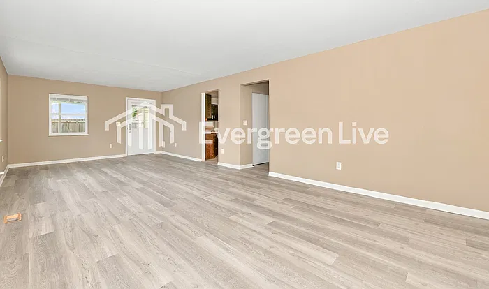 4 bed, 1.0 bath, 1392 sqft, $1,295 — Photo 4