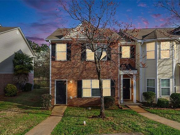 3rd image of 1740 Fielding Way