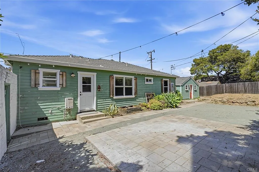 3 bed, 900 sqft, $3,700 — Photo 4