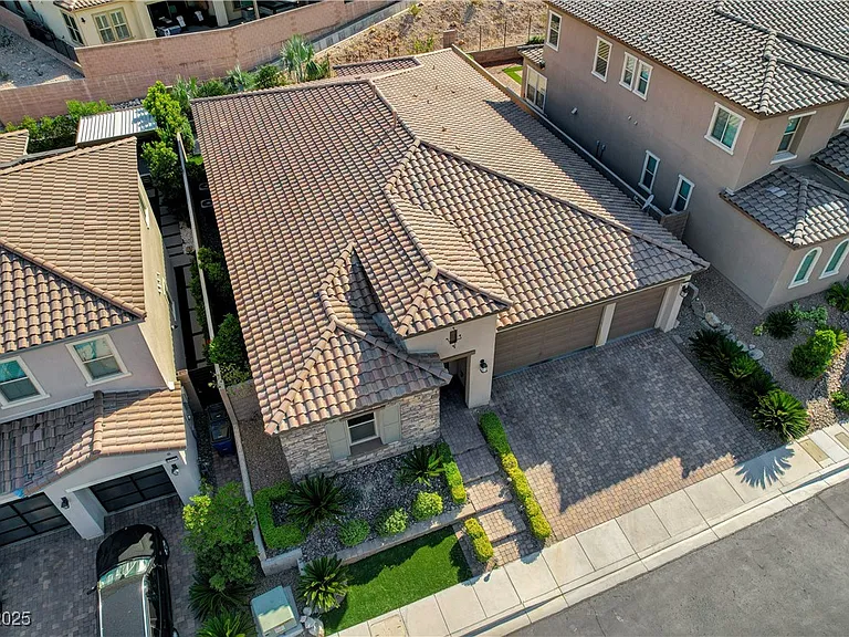 3943 Reyes Ave — Photo 76