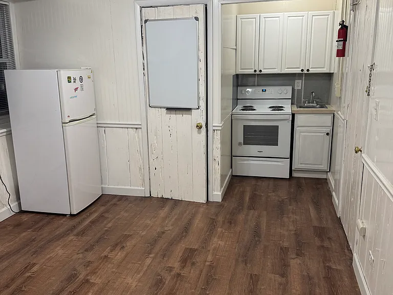 125 W Cherry St #129-4 — Photo 2