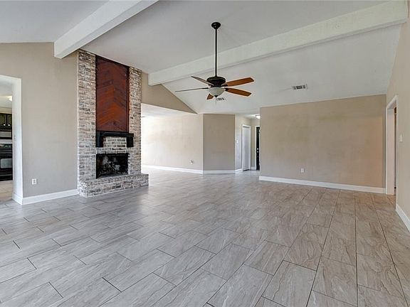 4th image of 804 Lake Vermillion Ct