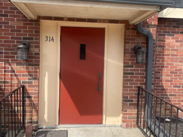 314 Elmead Ct APT 2006, Greenwood, IN 46142