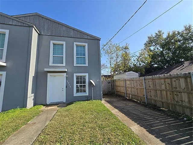 2 bed, 1.5 bath, 900 sqft, $1,400 — Photo 3