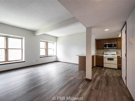 3rd image of 3715 N Meridian St APT 2C