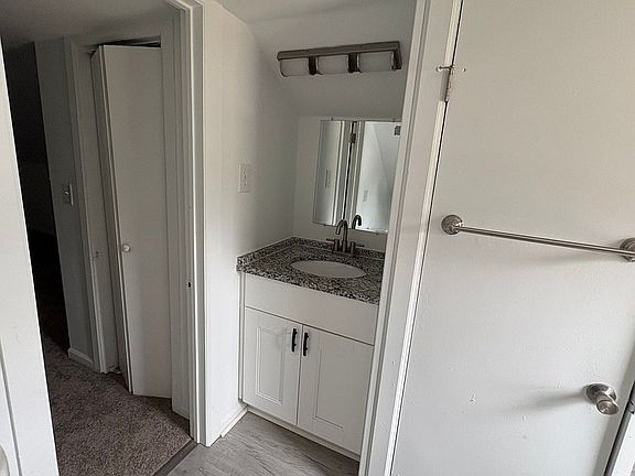 3rd image of 1276 Wilroy Rd