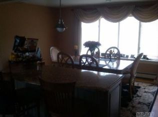 139 Reynolds Rd, West Islip, NY 11795