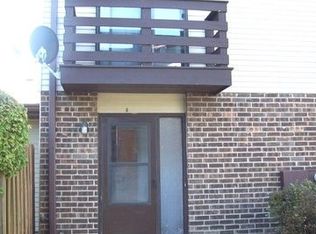 1565 Burton Ct APT A, Aurora, IL 60505