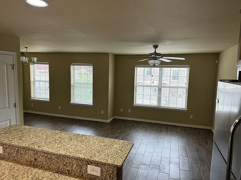 2813 W Cottonwillow Way — Photo 2
