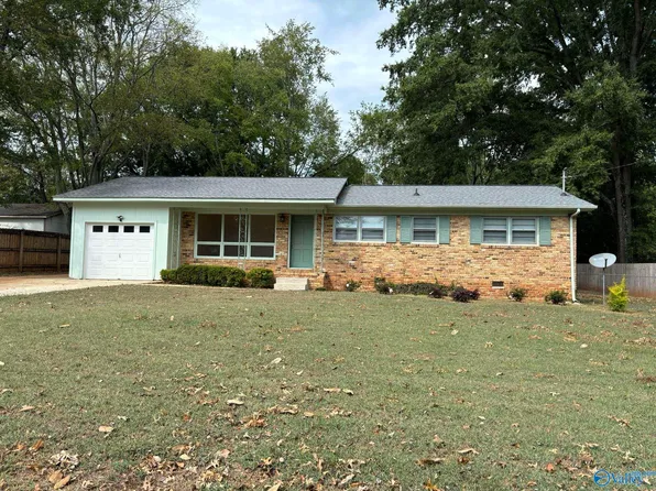 3410 Oakmont Ave NW, Huntsville, AL 35810