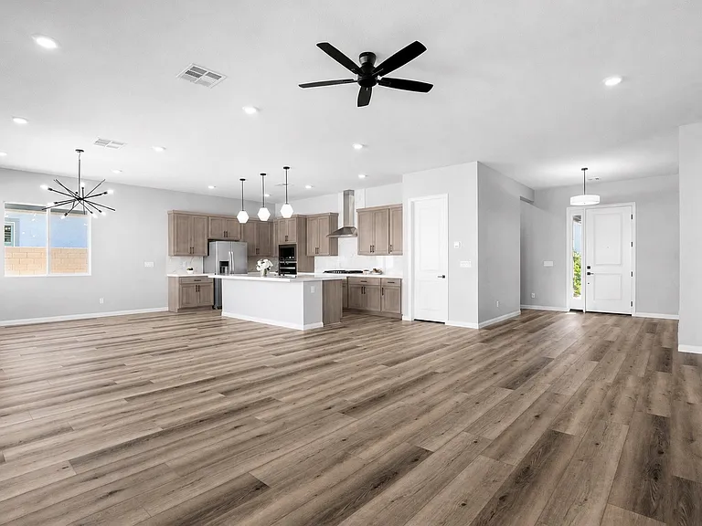 6323 Zephyr Ct — Photo 9