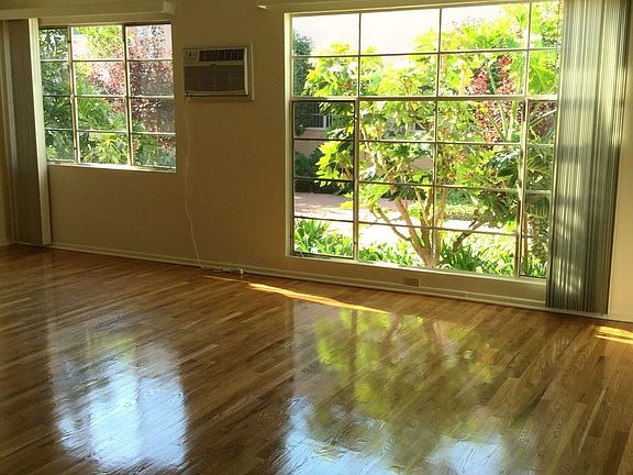 4th image of 4472 Hazeltine Ave APT 2B