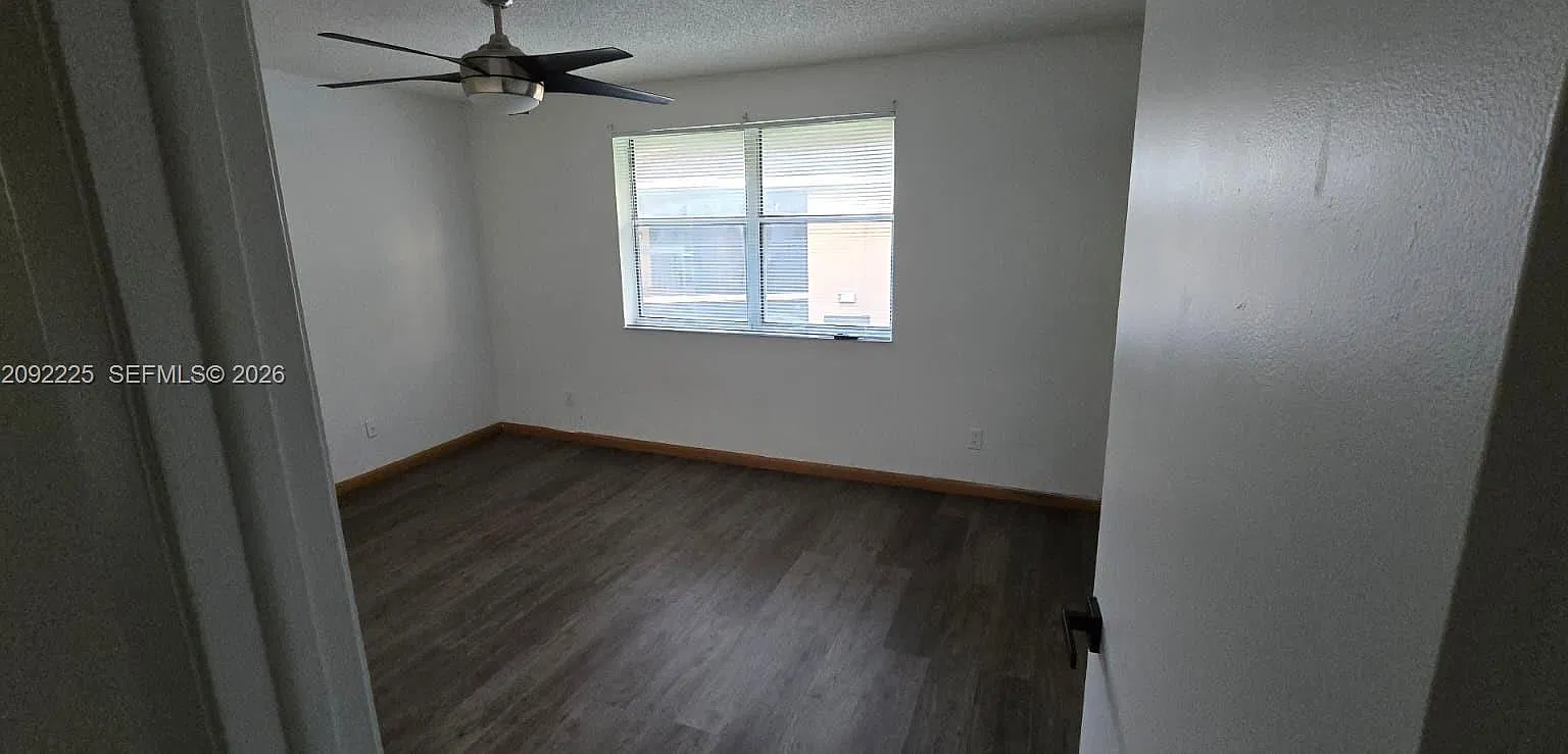 Bella Grand Condo — Photo 4