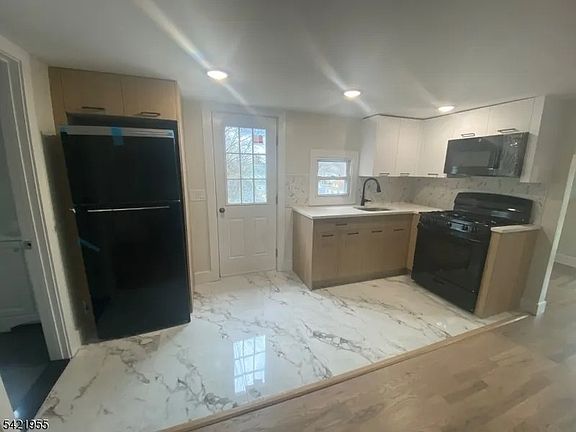 2nd image of 323 Rutherford Ave #4