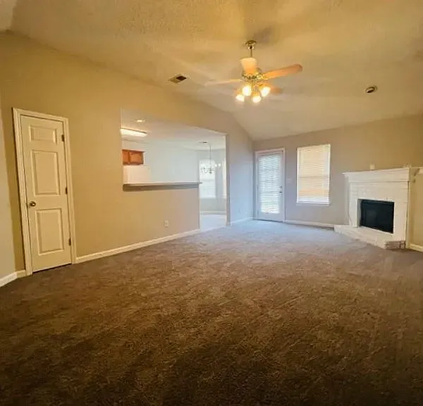 1201 Breezy Valley Dr — Photo 3