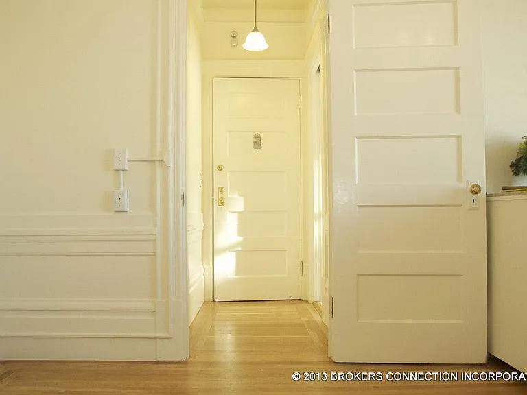 952 Powell St #14 — Photo 5