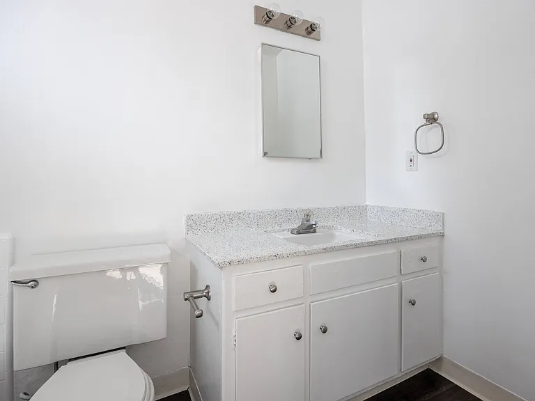 Prospect Plaza Apartments — Photo 15