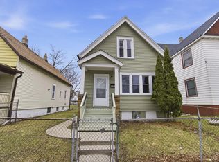 2453 North 15th STREET, Milwaukee, WI