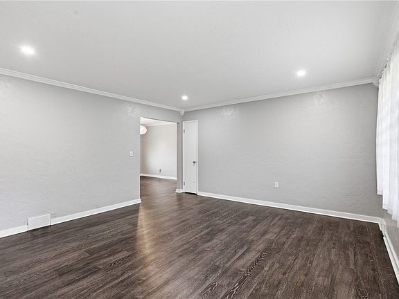 3rd image of 4952 McAnulty Rd