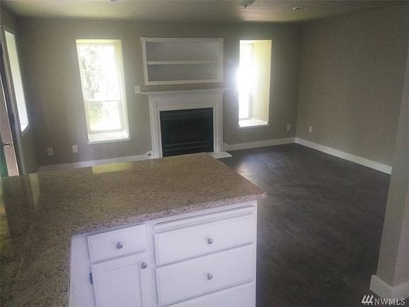4th image of 8101 Sparrow Ct SE