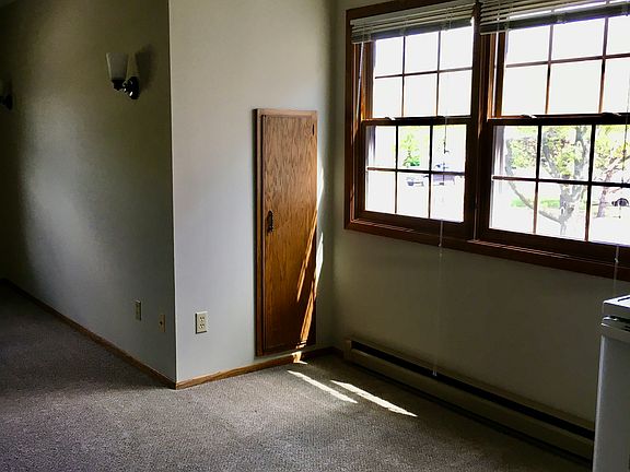 3rd image of W156N11355 Pilgrim Rd #3
