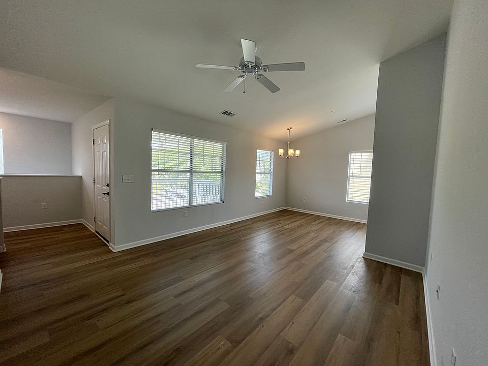 1st image of 8B Old South Ct