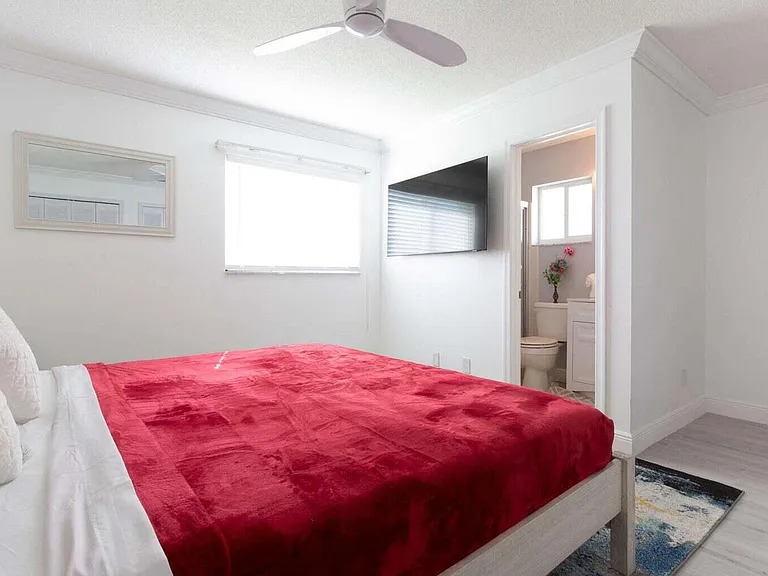 343 Balsam St — Photo 22