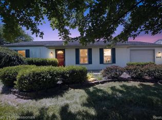 648 Newport Rd, Carleton, MI 48117
